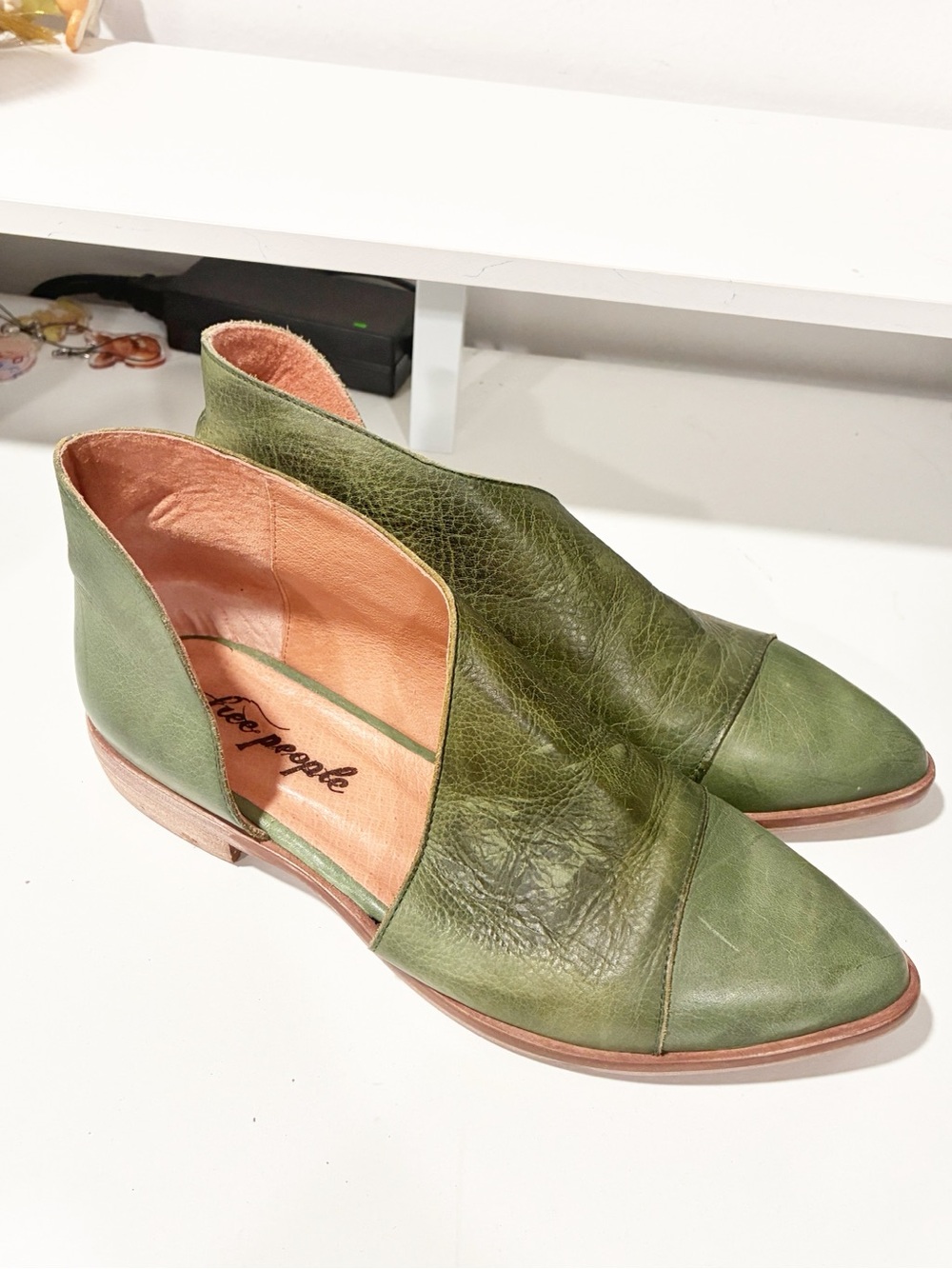 Free People Green Leather Royale Flat Dorsey Slip on Shoe Size 37/7 - Picture 3 of 7